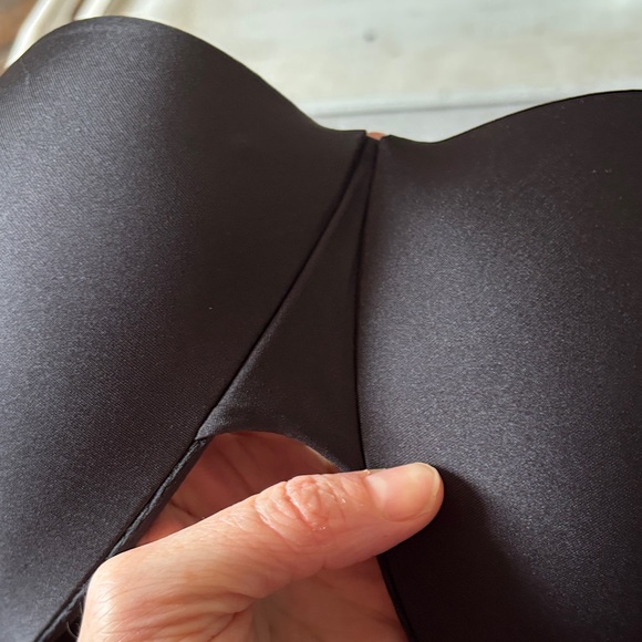 SKIMS Classic Black BALCONETTE push up bra - Picture 5 of 10